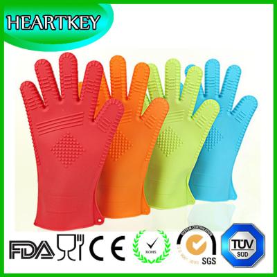 China Kitchen Non-slip Silicone Heat Resistant Oven Mitts Gloves for Cooking, Baking, BBQ for sale