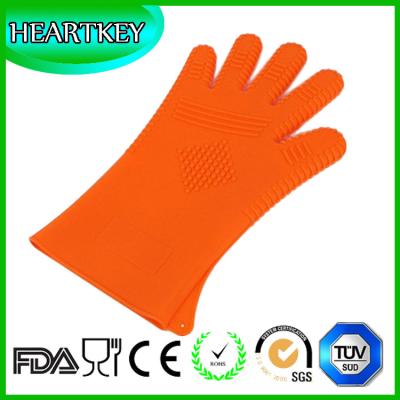 China RENJIA silicone heat resistant grilling bbq glove silicone heat resistant baking gloves si for sale