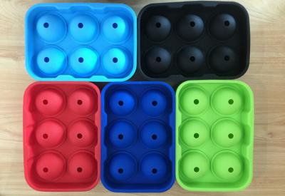 China Large Silicone Ball Shaped Ice Tray, Whiskey Cocktails Beverages Silicone Round Ice Ball Tray for sale