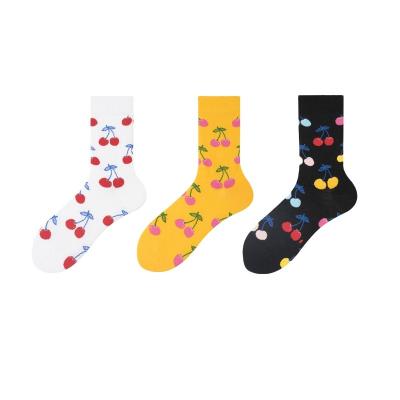 China QUICK DRY cheerful and flower designed soft cotton socks and comfortable women socks for sale