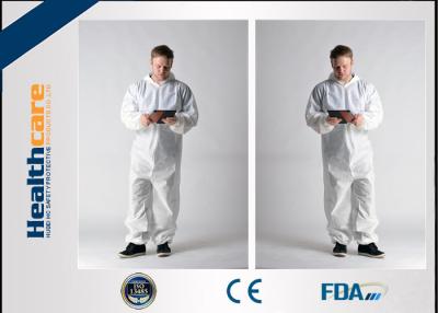 China Batas protectoras disponibles aisladas prenda impermeable, CE lleno FDA del traje de la limpieza del cuerpo en venta