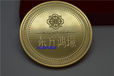 China 2019 new gold color commemorative coin, high-grade mirror coin with acrylic box and gift box, event commemorative gift for sale