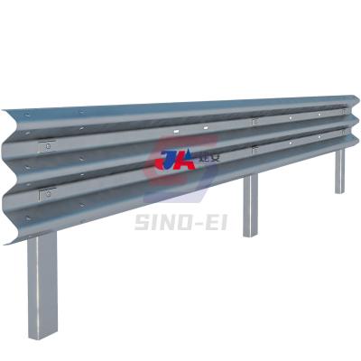 China Roadway Safety AASHTO M180 Q235B Q345B Zinc Coated Traffic Barrier Thire Beam Highway Guardrail for sale