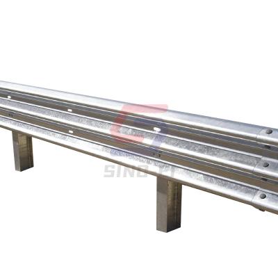 China Pavement Safety Road Safety Steel Traffic Barrier Galvanized Thire Beam Road Guardrail For Sale for sale