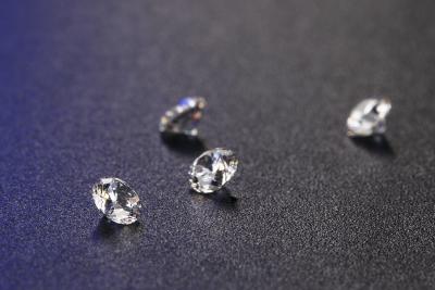 China VVS-Klarheit rundes Moissanite DEF 6.5mm mit 57 Facted Ausschnitt-Art RM-036 zu verkaufen