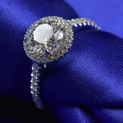 Cina Oro bianco per sempre una durezza RD0165 degli anelli di fidanzamento 9,25 di Moissanite in vendita