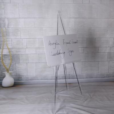 China HOMESWEET Modern Design Wedding Display Tripod Lightweight Easel Clear Acrylic Easel for sale