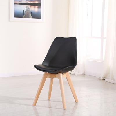 China Free Sample Wholesale Modern Design Household Dining Furniture Classic Design Dining Room Tulip Chairs Modern With Beech Wood Legs for sale