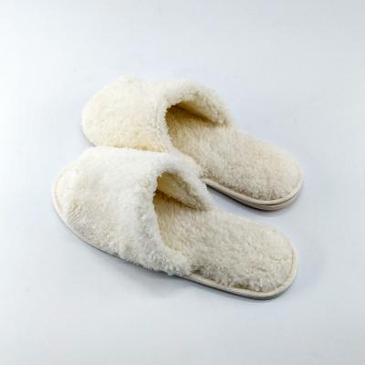 China Factory Price Trend Fashion Hotel Comfortable Warm White Hairy Open Toe Slippers Indoor Slippers for sale