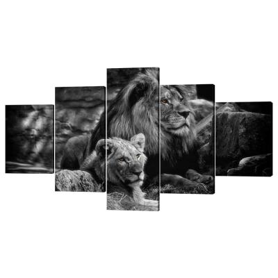 China Waterproof+ECO-Friendly 5 Panel African Wild Animal Black And White Lion And Lioness Modern Canvas Wall Art Painting For Living Room Office Bedroom Decor for sale