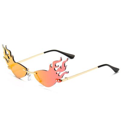 China Fashion sunglasses 2021 new flame metal trend fashion street photo glass frameless sunglasses for sale