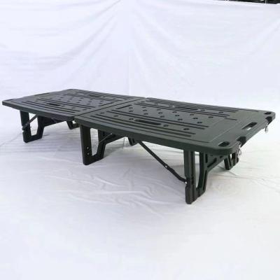 Cina Letto pieghevole da campo esterno doppio pieghevole da soffio modellato portatile completamente in plastica Letto pieghevole militare in vendita