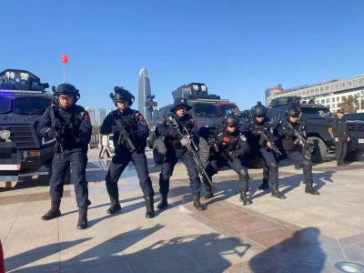 Chine Uniforme militaire noir pour le mariage veste imperméable à la larme homme en maille à vendre