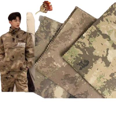 China Militaire kledingstukken Tactische uniformstof Teflon Drie-proof / Anti-infrarood / Anti-ultraviolet / Anti-muggen camouflagekledingstuk Te koop