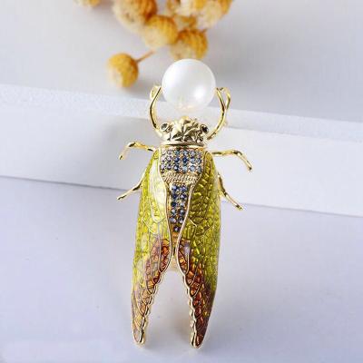 China Zhizhi Environmentally Friendly Handmade Gold Brooch Jacket Cardigan Cicada Insect Dripping Oil Accessories Unisex Fashion Brooch for sale