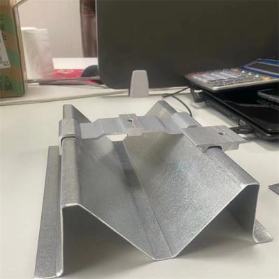 China Prueba de corrosión de los canales de las ventas del metal del Galvalume M Shaped Roof Gutter en venta