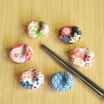 China Creative Household Chopsticks Rest Viable Solid Ceramic Chopstick Holder Japanese Style Chopsticks Holder for sale