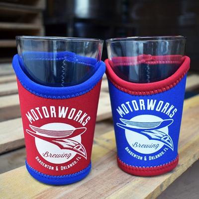 China Custom Reusable Coolies Pint Glass Coolers Factory Fashion Schooner Glass Sleeve Cover With OEM Logo for sale