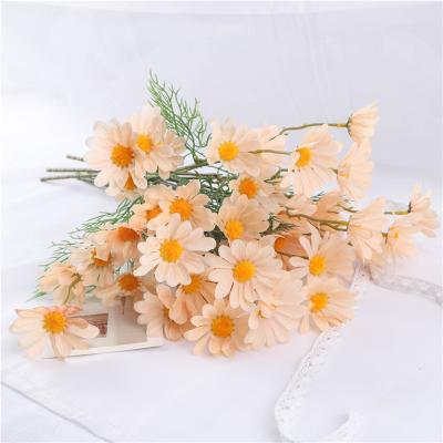 China Contemporary Wholesale Handmade Plastic Artificial Chrysanthemum For Home Decoration Stem Leaves Greenery Artificial Chrysanthemum Flowers for sale