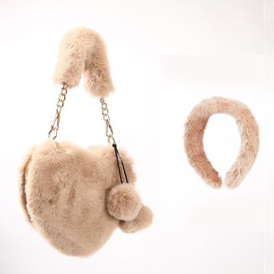 China 2020 Lady Heart Shaped Faux Fur Handbags Women Fur Purse Designer Purse Bags Set Seller Fashion Fur Headband And Purse Set for sale