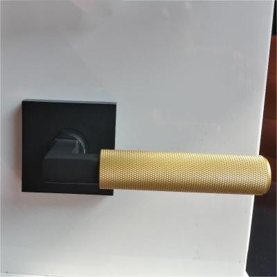 China Modern High Level Modern Design Privacy Lever Door Knob Knurled Door Handle for sale