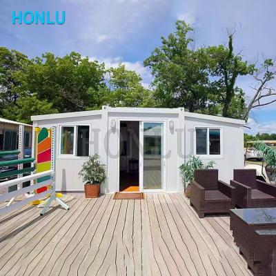 China Customized luxury fabricated living container home 40ft container camping house for sale for sale