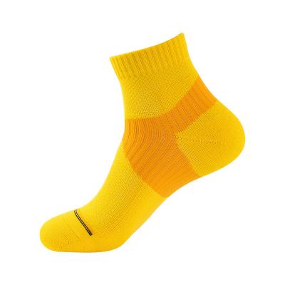 China Sporty Men's Compression Socks Sports And Leisure Thickening Non-slip Invisible Breathable Cotton Ankle Compression Socks for sale