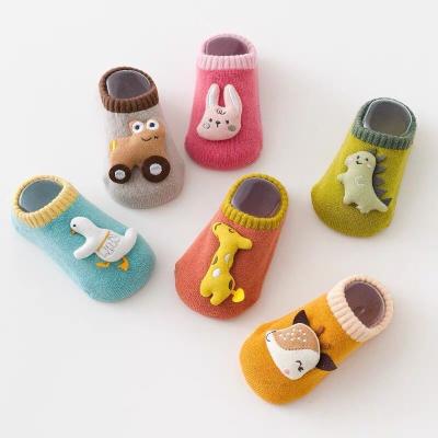 China Breathable Wholesale Autumn and Winter Anti Slip Baby Soft Cotton Floor Sock with cute doll animals for sale