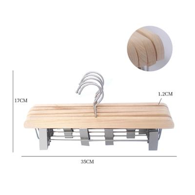 China CLASSIC Low MOQ Supermarket Amazon Sale Metal Hooks Clothes Percha Cabide Hot Wood Cloth Hanger with Metal Clips Pant Bar for sale