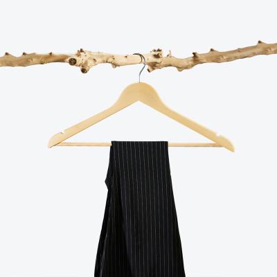 China Modern Classic Style Custom Walnut Wooden Clothes Hanger Garment Racks For Clothes for sale