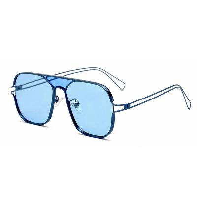 China New Design Sunglasses Fashion Square Sunglasses Women Fashion Classic Oversized Metal Frame Candy Colors Sun Glass Men à venda