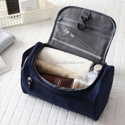 China Practical Wholesale Makeup Bag Men Cosmetic Bag Used For Travel Makeup Bag for sale