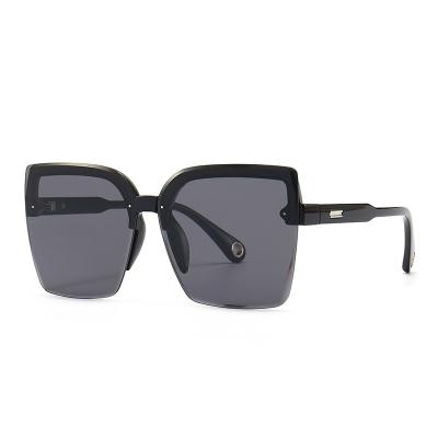 China 2022 Newest Designer Luxury Sunglasses Designer Glasses Logo Trendy Sunglasses New Arrivals Custom Made Women for sale