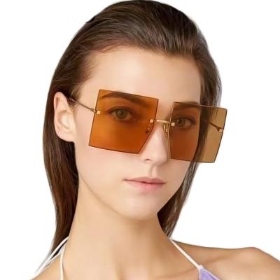 China 2022 Newest Fashion Luxury Women's Sun Glasses Trendy Oversized Rimless Square Shape Sunglasses For Women for sale