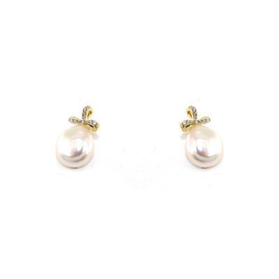 China TRENDY romantic gold pearl dangle earring pearl stud earrings fashion accessories popular women jewelry 2021 for sale