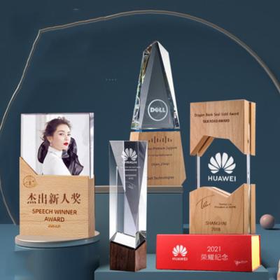 China Solid wood crystal trophy customization, medal customization honor competition creative color printing and engraving annual meet for sale