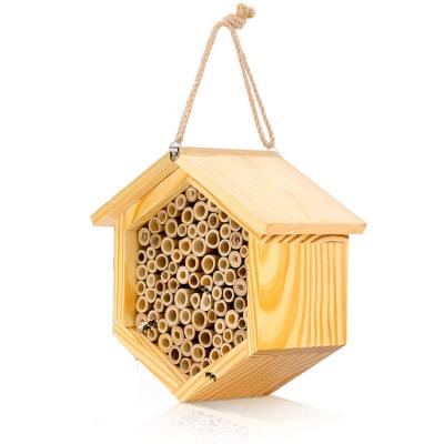 China Handmade Natural Farms Bee Hotel Nest Shelter Box Pine Bee Hive With Bamboo Tubes for sale