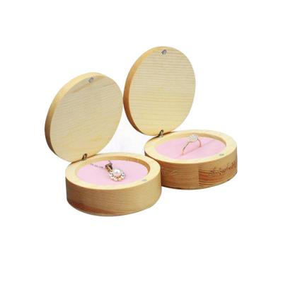 China Wholesale Unfinished Pine Wood Wooden Small Mini Round Wooden Ring Box For Wedding Engagement for sale