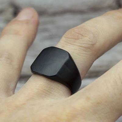 China 2021 Hiphop Fashion Style Black Square Simple Ring Classic Ring Wedding Engagement Jewelry for sale