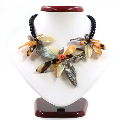 China Best Tropical and Charming Selling Custom Tasty Unique Flower Acetate Flower Women Jewelry Gift Necklace Beads Pendant Necklace for sale