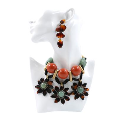 China Leaf high-grade temperament flower Bohemian fashion resin jewelry creative necklace for sale