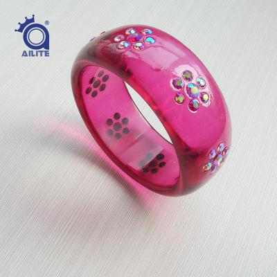 China Women TRENDY Resin Red Color Fashion Bangle Crystal Jewelry for sale