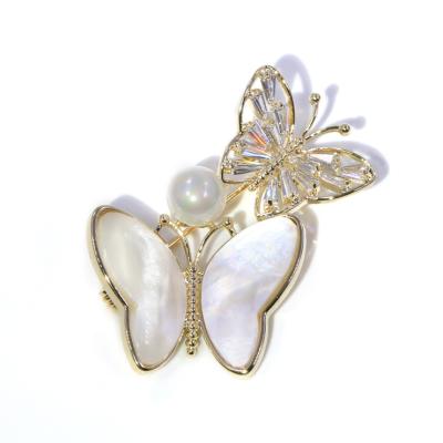 China Factory price women's expensive delicate butterfly brass jewelry wholesale Korean style brooch for sale