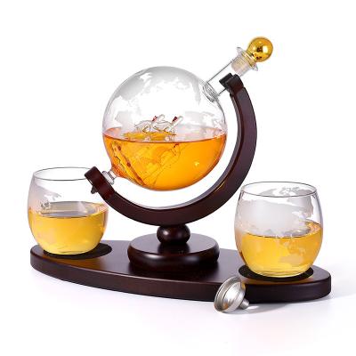 China Bubble Blown High End Wine High End Hand Art Borosilicate Glass Decanter Ornament With High Quality Special Shaped Globe for sale