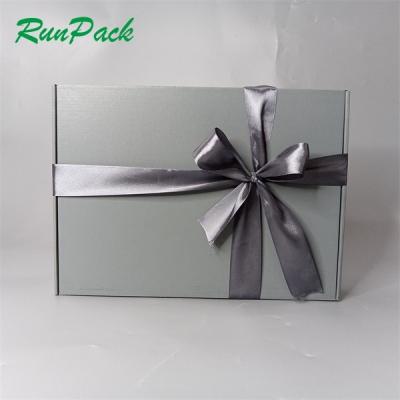 China High Quality Recycled Factory Low MOQ Materials Free Sample Clothing Shoes Eco Friendly Gift Packaging Foldable Advertisement Boxes With Bow for sale