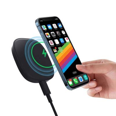 China 15w Fast Charging Wireless Black Magnetic Desktop Mobile Phone Charger Smart Wireless Charger For Home for sale