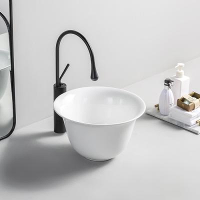 China yuvarlak Mini Art Basin Bathroom White Ceramic Wash Basin Countertop Easy Clean European Single Vessel Sink for sale