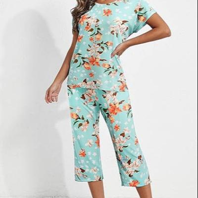 China QUICK DRY Women's Pajamas Short Sleeve Sleepwear Tops and Capri Pants Cute Print Pajama Sets for sale