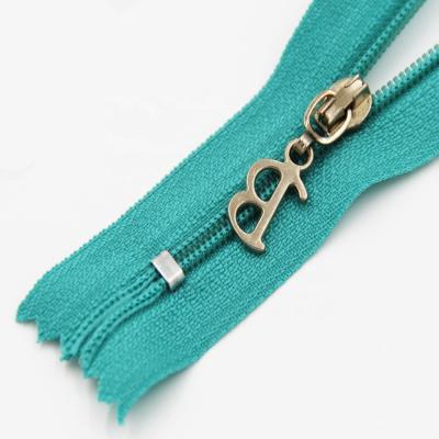 China Auto Lock Separation Types Customized Length End-End Auto Lock Plastic Nylon Zippers For Bag for sale