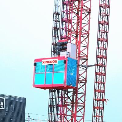 China Building Material Shops SC150 / 150 Double Cages Crane For Building Material Lifting Elevator for sale